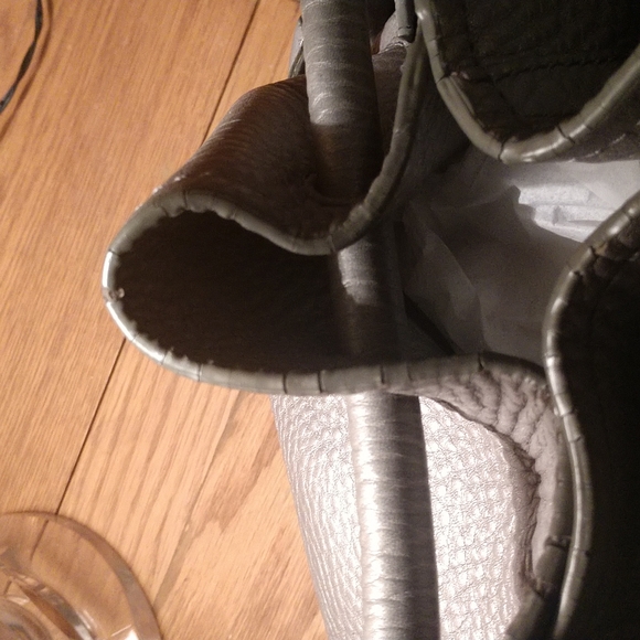 Cole Hahn Purse w/ $99 purchase - Picture 4 of 9